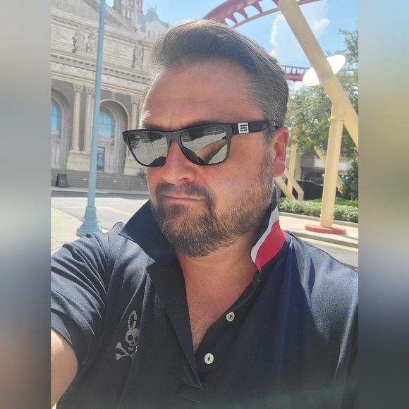 Meet your Posher, Brian - Picture 1 of 2